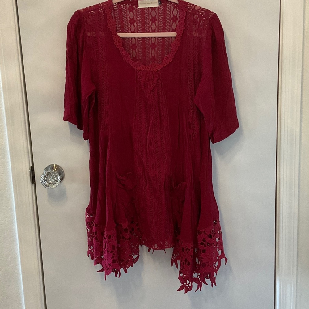 Ladies burgundy lace tunic size Large